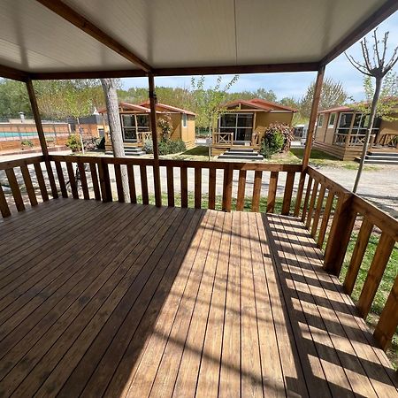 Porqueres Camping Bungalow El Llac De Banyoles מראה חיצוני תמונה