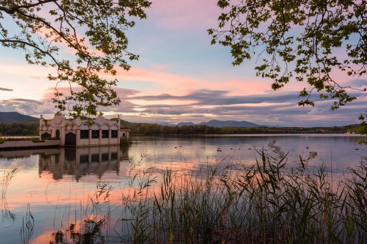 Porqueres Camping Bungalow El Llac De Banyoles מראה חיצוני תמונה