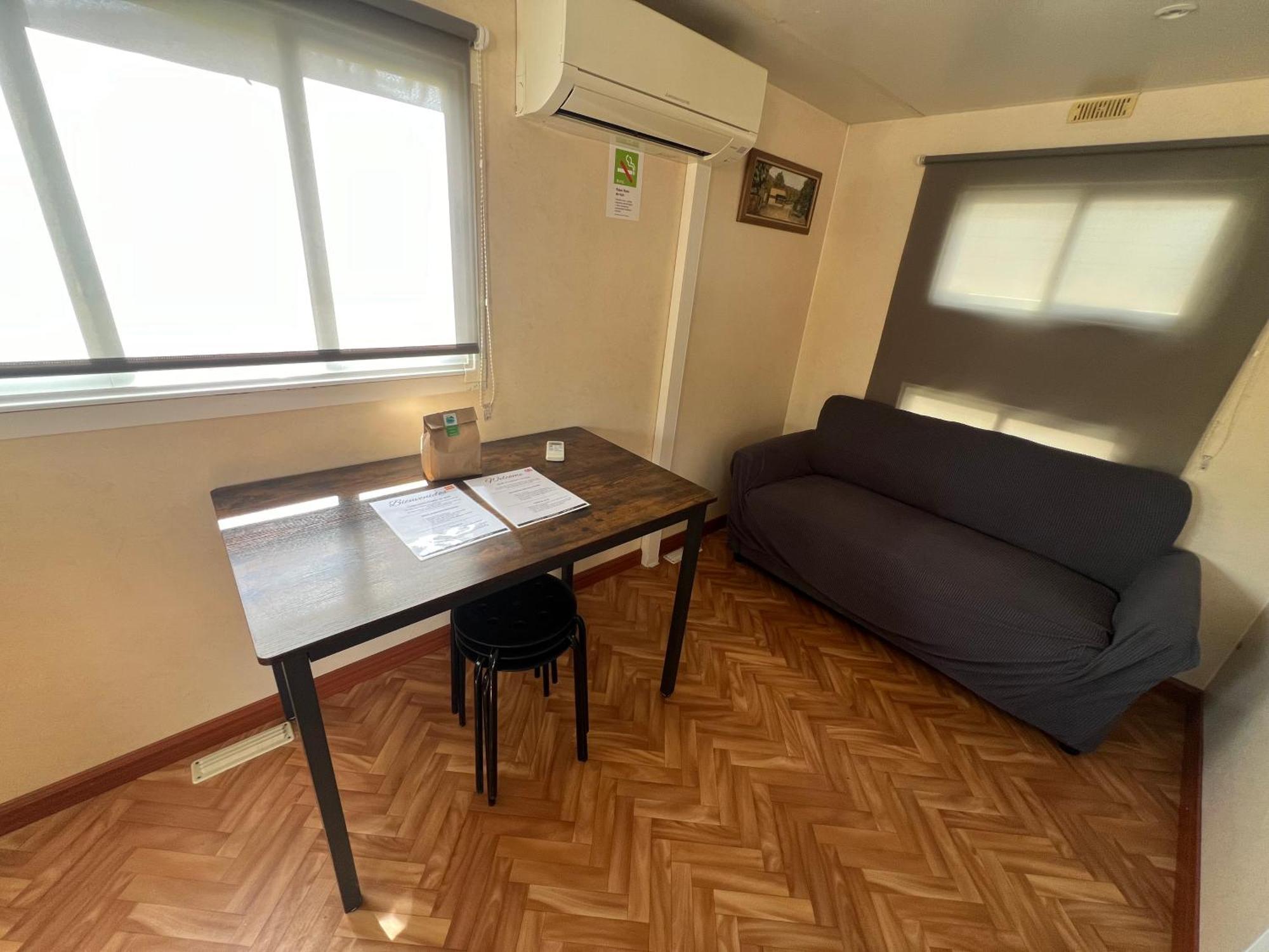 Porqueres Camping Bungalow El Llac De Banyoles חדר תמונה