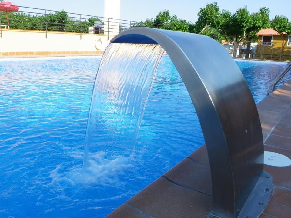 Porqueres Camping Bungalow El Llac De Banyoles מראה חיצוני תמונה