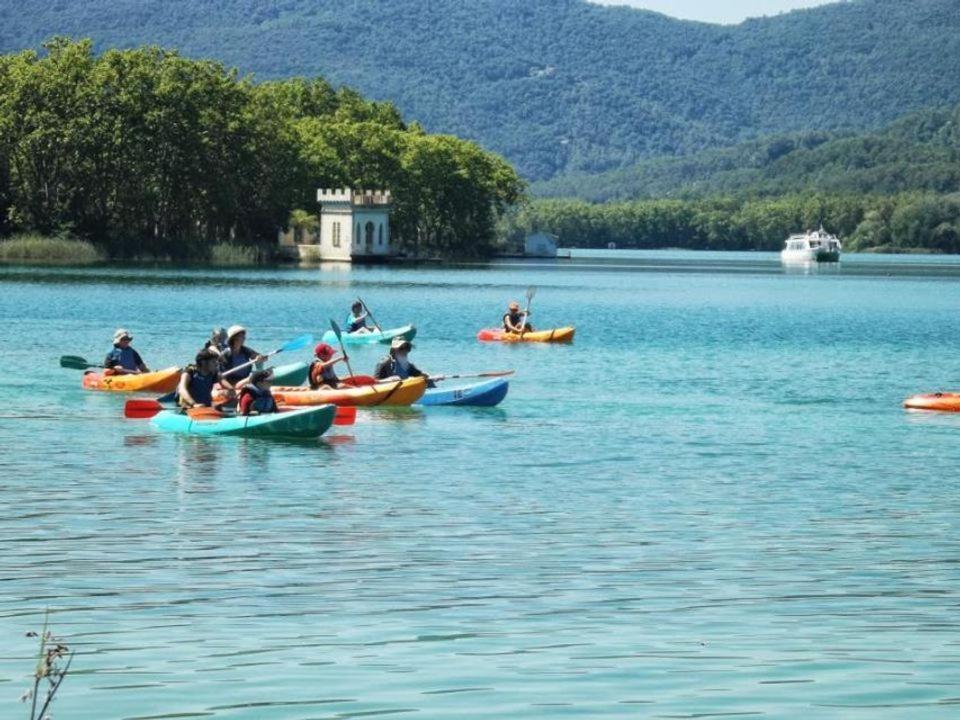 Porqueres Camping Bungalow El Llac De Banyoles מראה חיצוני תמונה